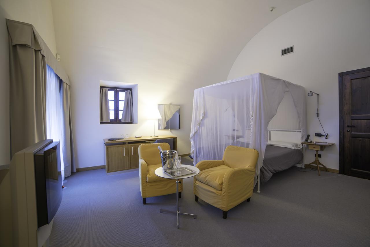 Hotel Cavour Et Des Officiers Bard Exterior foto